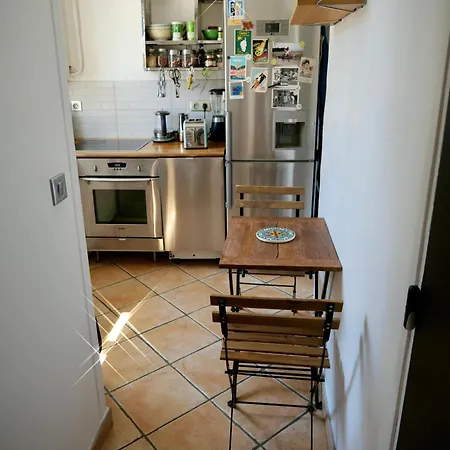 Amazing 1 Bedroom At Abbesses Appartement *