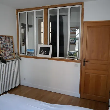 Amazing 1 Bedroom At Abbesses Appartement